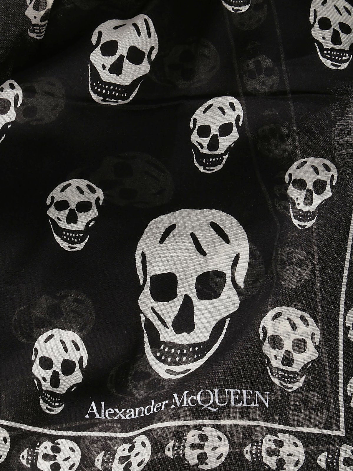 Alexander McQueen オールオーバー スカル ロゴ マフラー